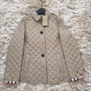 Burberry NWT quilted jacket, size S